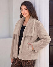 luvamia Faux Fur Jackets for Women Fall Coats Oversized Winter Outerwears Short Pile Surface, Side Pockets, Wide Lapel Collar, Dropped Shoulder, Fall Winter Layering, Snap Button Closure, Open Front
