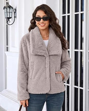 luvamia Faux Fur Jackets for Women Fall Coats Oversized Winter Outerwears Short Pile Surface, Side Pockets, Wide Lapel Collar, Dropped Shoulder, Fall Winter Layering, Snap Button Closure, Open Front