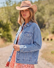 luvamia Jean Jacket Women Button Down Long Sleeve Oversized Denim Jackets Casual Jackets for Women Trendy, 2 Functional Side Pockets, No Stretch, Western Fall Outfits, Country Concert Outfits
