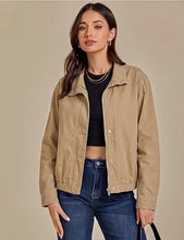 luvamia Jean Jacket Women Funnel Neck Zip Up Oversized Casual Denim Jackets Long Sleeve Short Jackets for Women, Elastic Hem Detail, Side Slant Pockets, Drop Shoulder, No Stretch, Western Fall Outfits